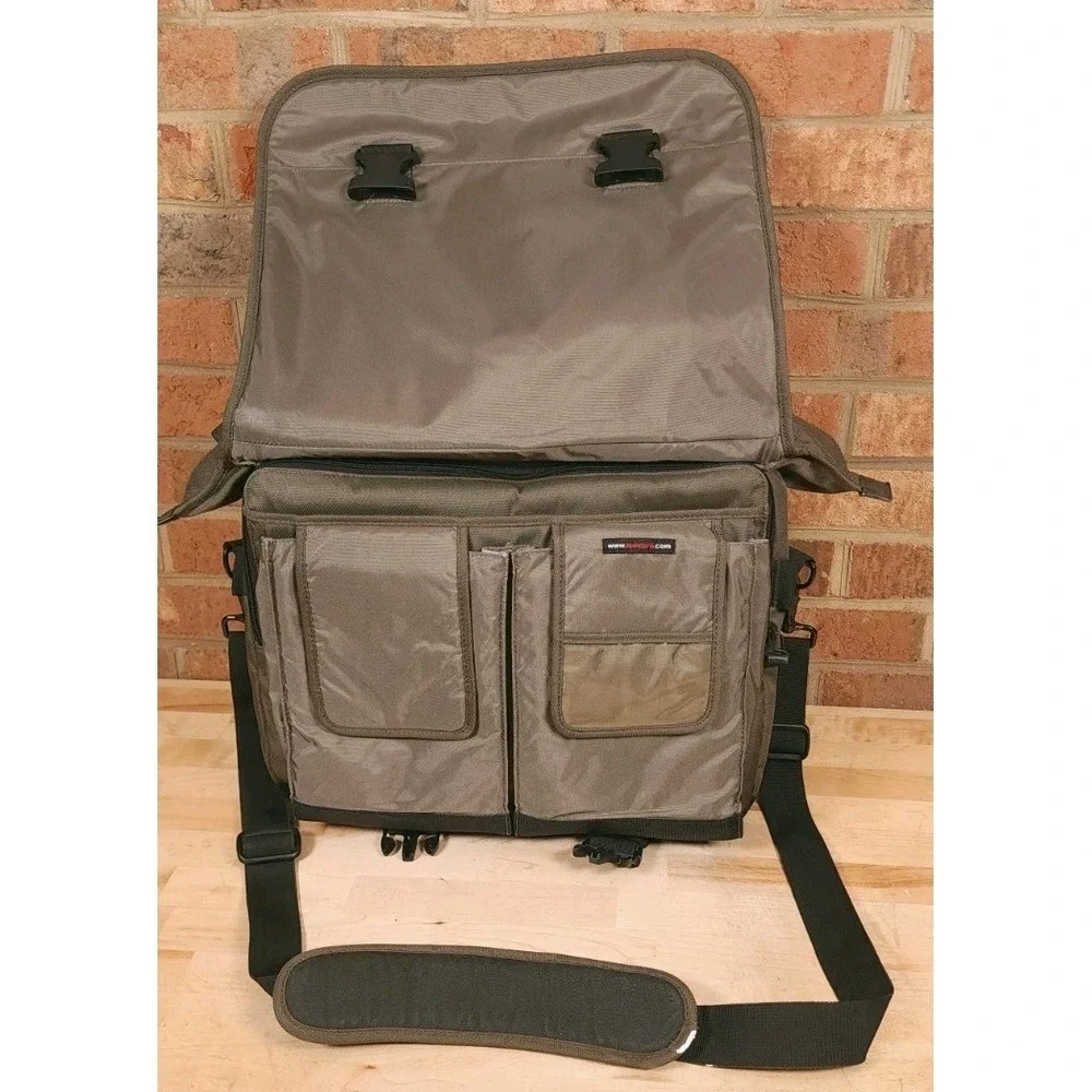 Lowepro‎ Professional Camera Shoulder Bag Classified 200 AW